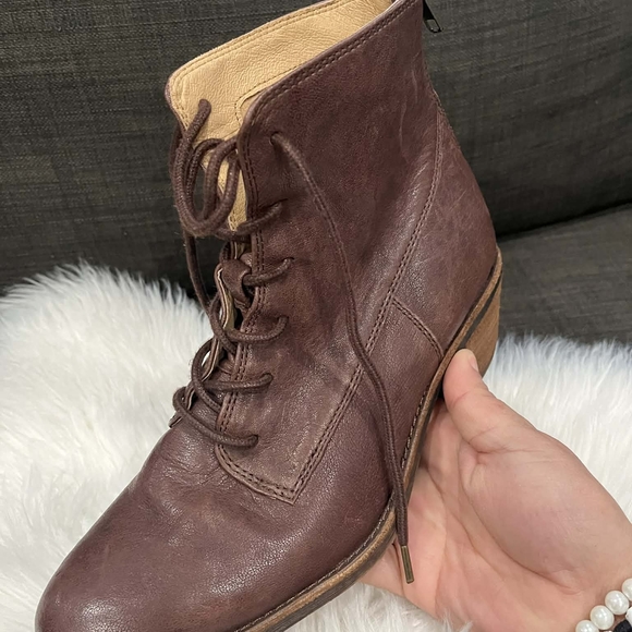 Sofft Women's Lace Up Brown Leather Boots Semi New - Picture 2 of 7